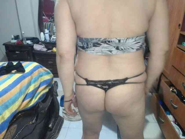 jazmin-mature