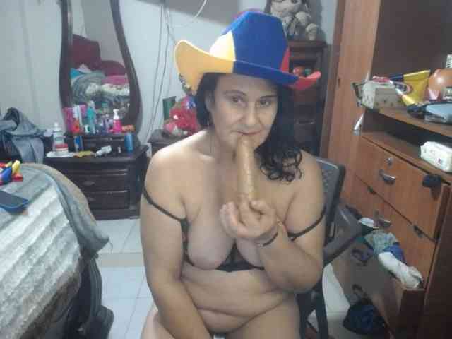 jazmin-mature webcam