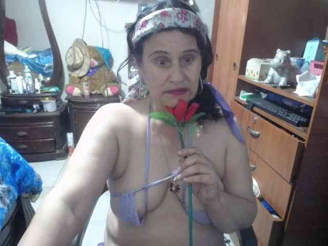 jazmin-mature webcam