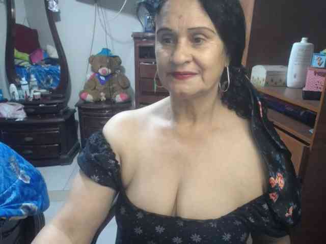 jazmin-mature webcam