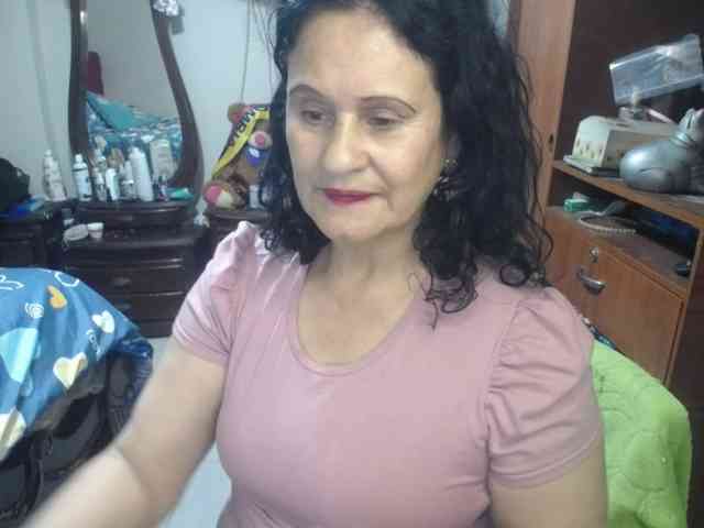 jazmin-mature