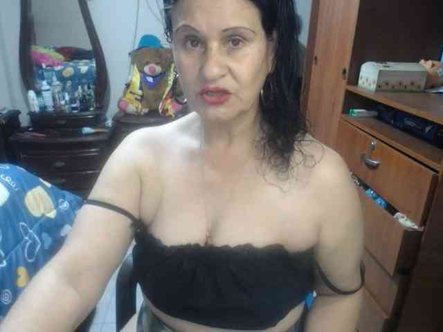 jazmin-mature