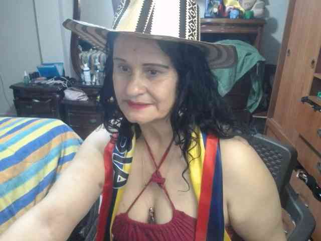 jazmin-mature