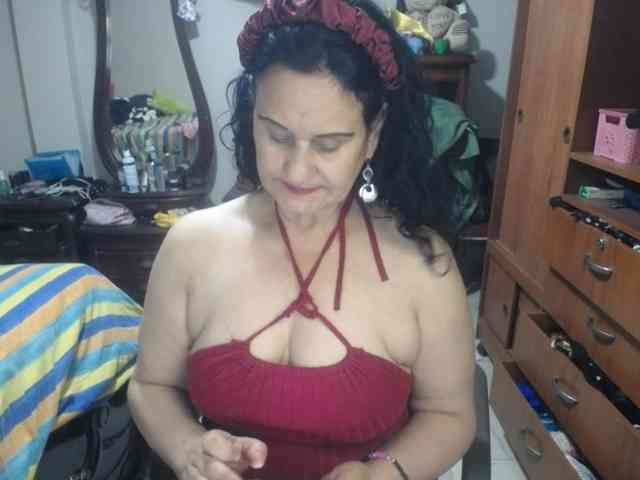 jazmin-mature