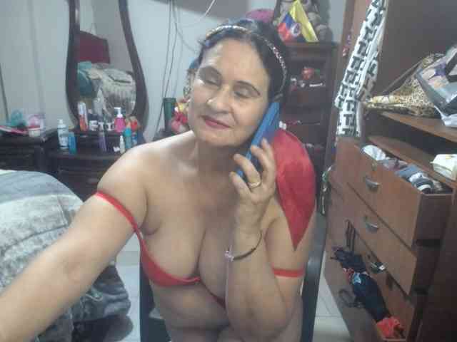 jazmin-mature