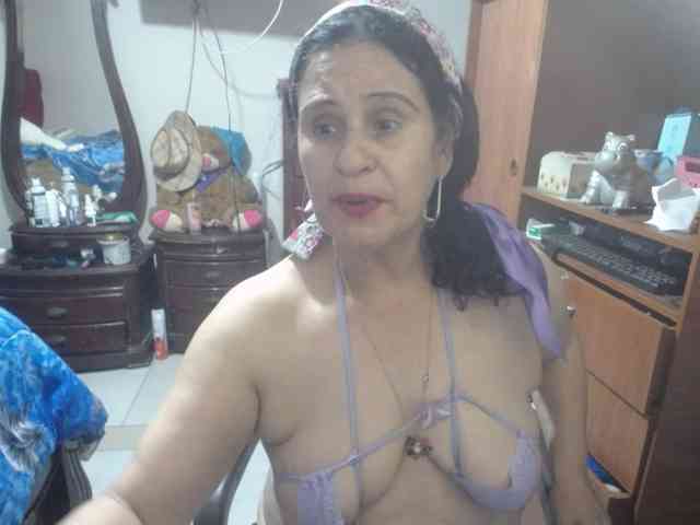 jazmin-mature webcam
