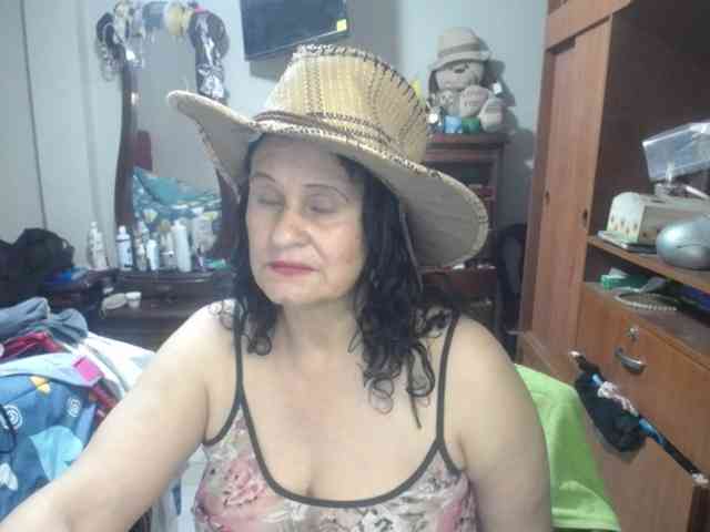 jazmin-mature