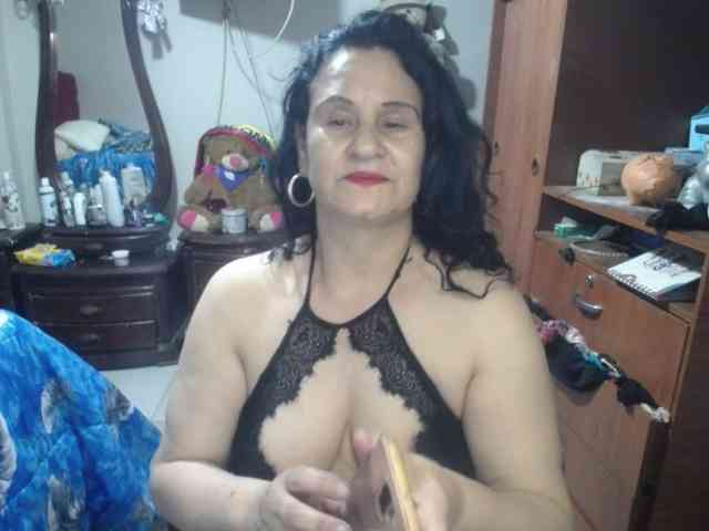 jazmin-mature