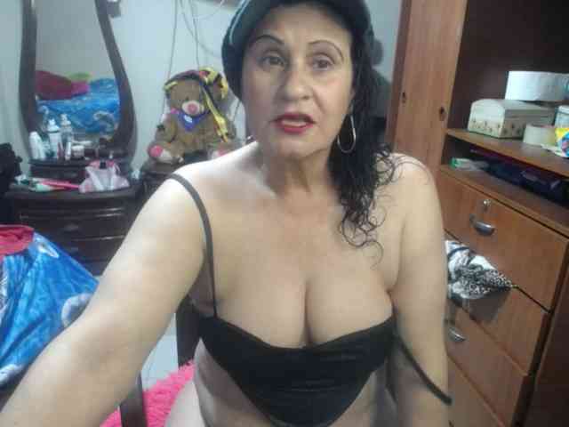 jazmin-mature webcam