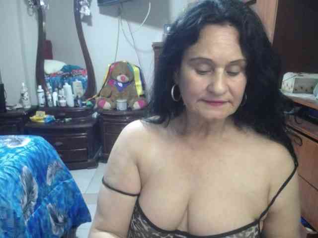 jazmin-mature