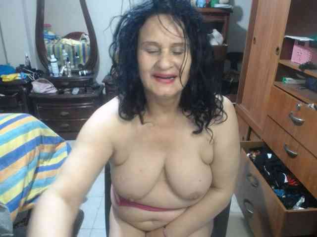 jazmin-mature