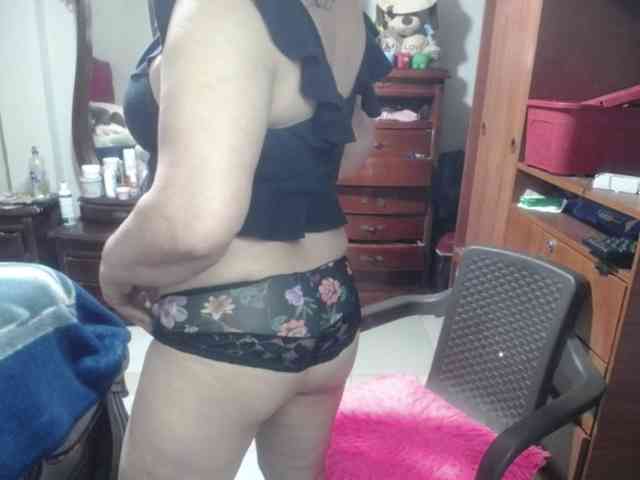 jazmin-mature webcam