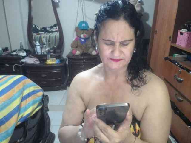 jazmin-mature