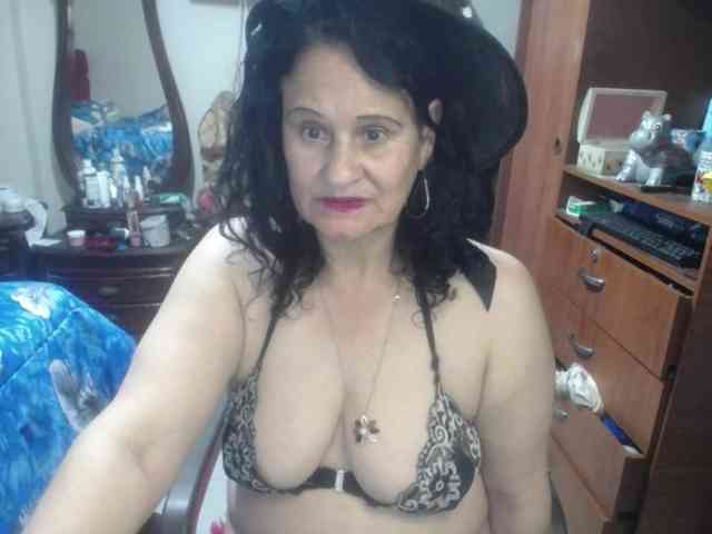 jazmin-mature