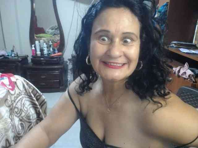 jazmin-mature