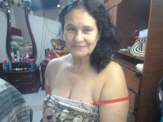 jazmin-mature webcam