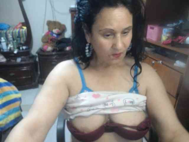 jazmin-mature