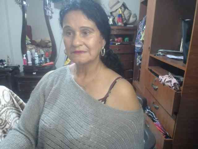 jazmin-mature