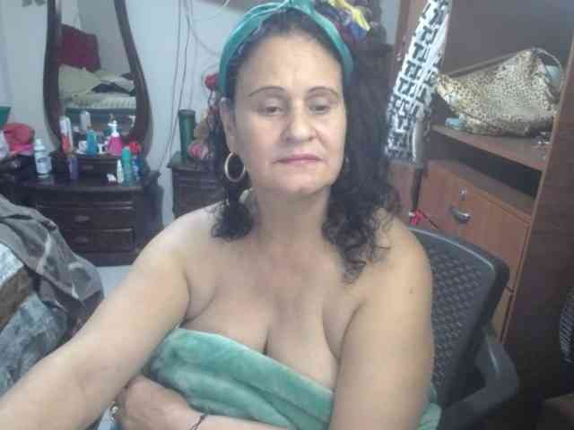 jazmin-mature