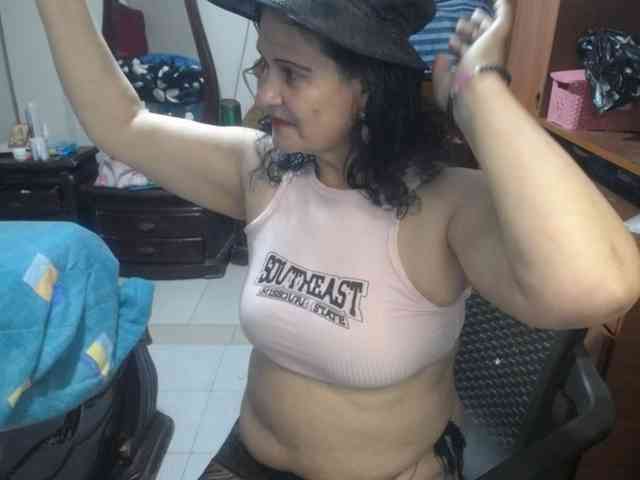 jazmin-mature webcam