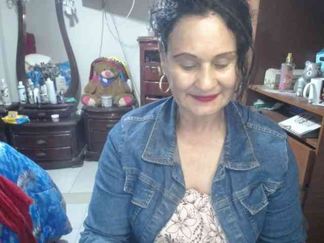 jazmin-mature