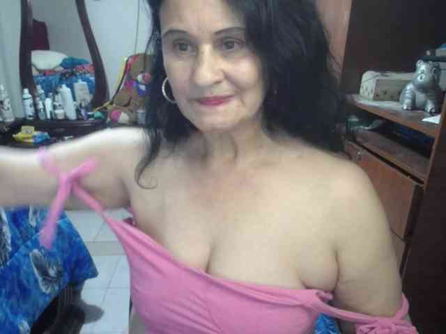jazmin-mature