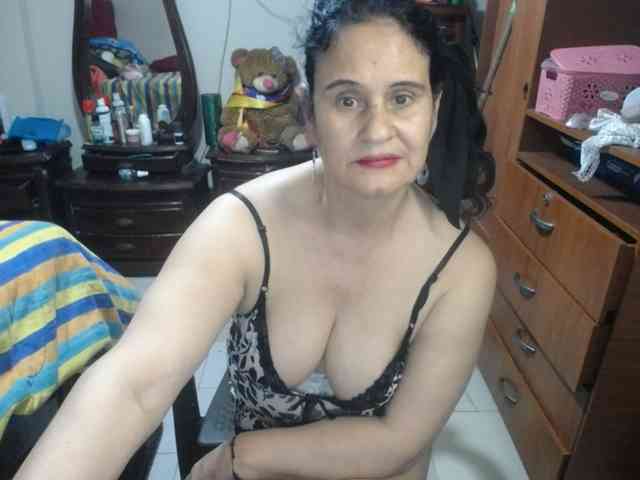 jazmin-mature webcam