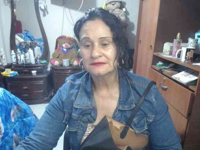 jazmin-mature