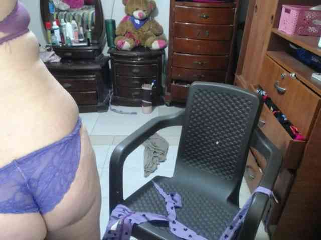 jazmin-mature