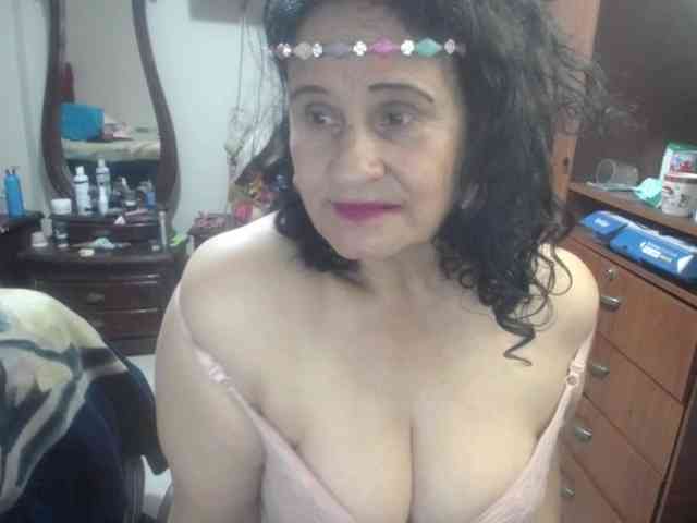 jazmin-mature webcam