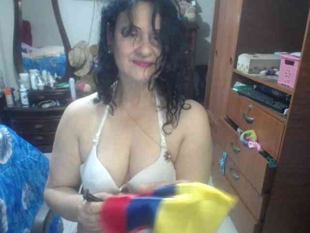 jazmin-mature