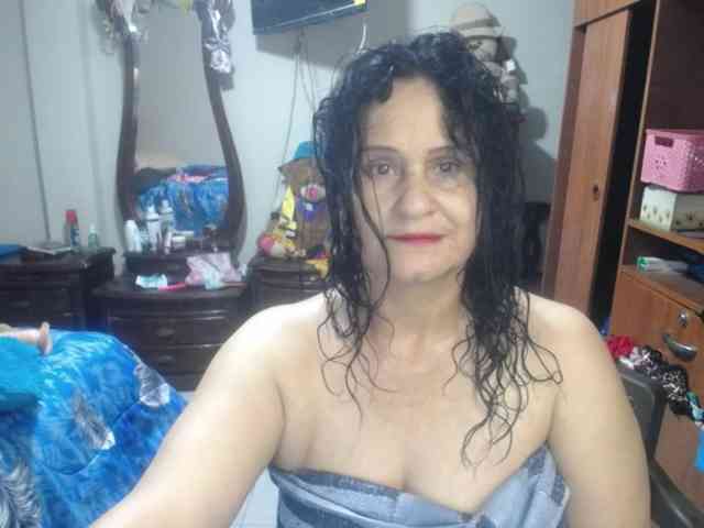 jazmin-mature