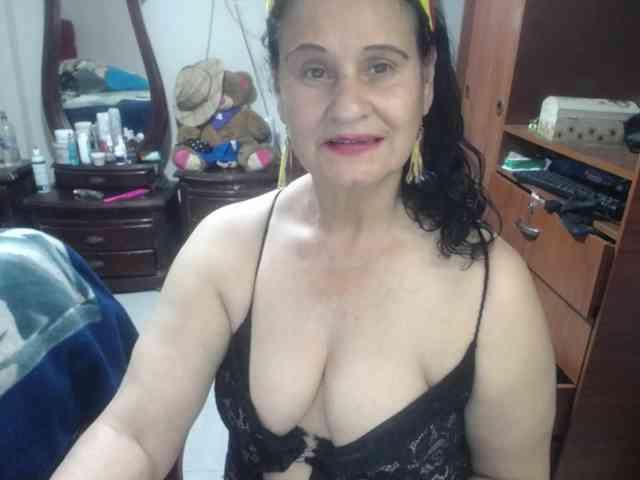 jazmin-mature