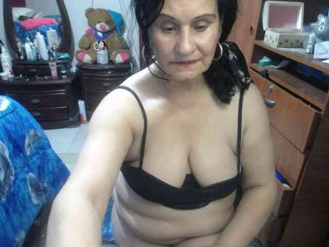jazmin-mature
