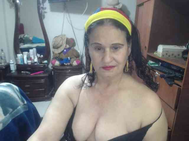 jazmin-mature