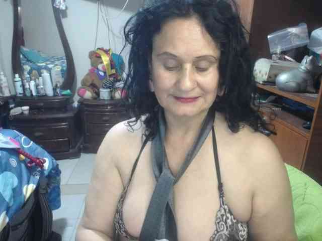 jazmin-mature