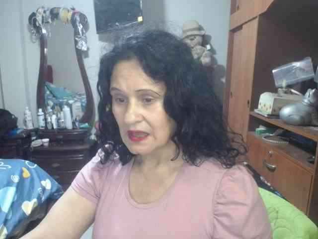jazmin-mature