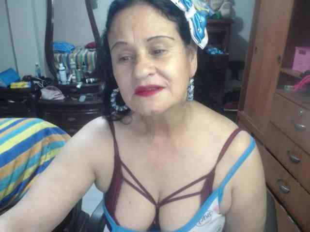 jazmin-mature