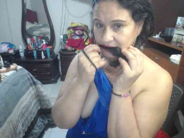 jazmin-mature webcam