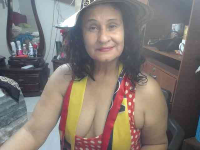 jazmin-mature webcam