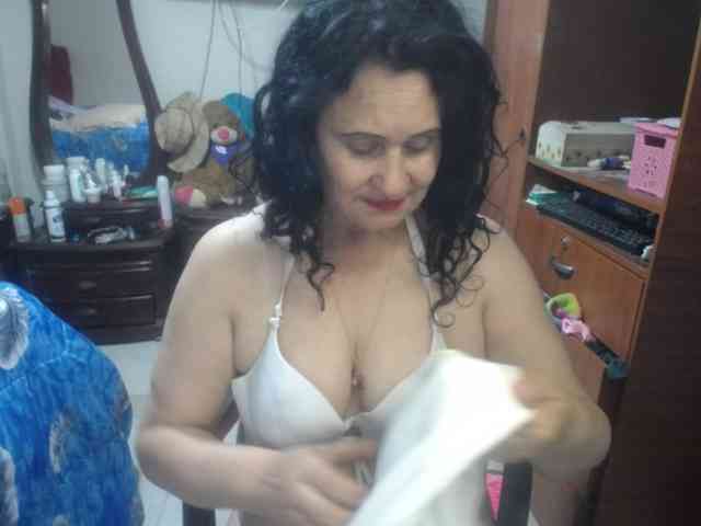 jazmin-mature