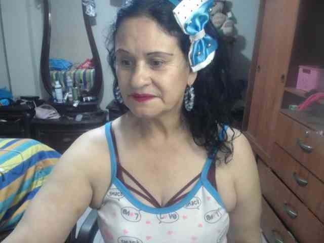 jazmin-mature