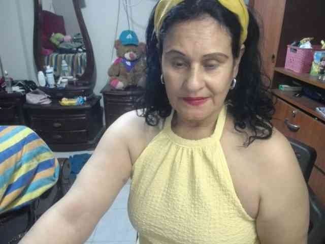 jazmin-mature