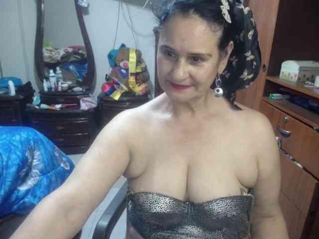jazmin-mature webcam
