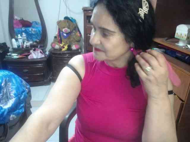 jazmin-mature