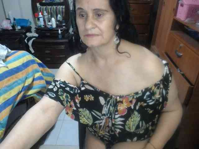 jazmin-mature webcam