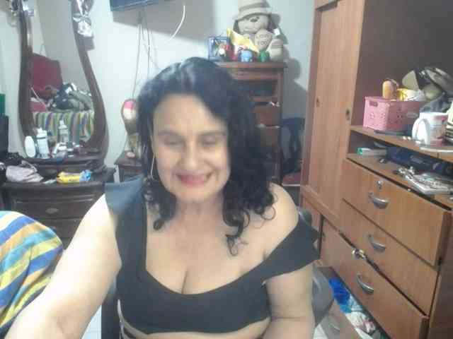 jazmin-mature