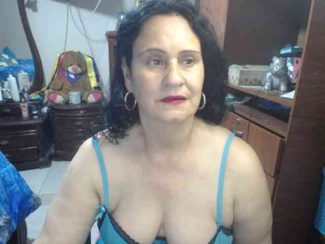 jazmin-mature