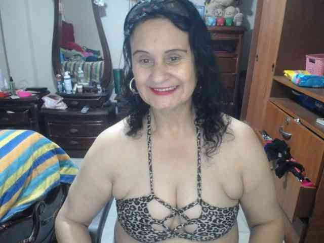 jazmin-mature