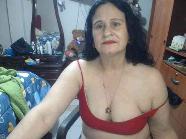jazmin-mature